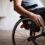 ΠΑΤΡΑ: Δώρισε στον Δήμο αναπηρικό αμαξίδιο