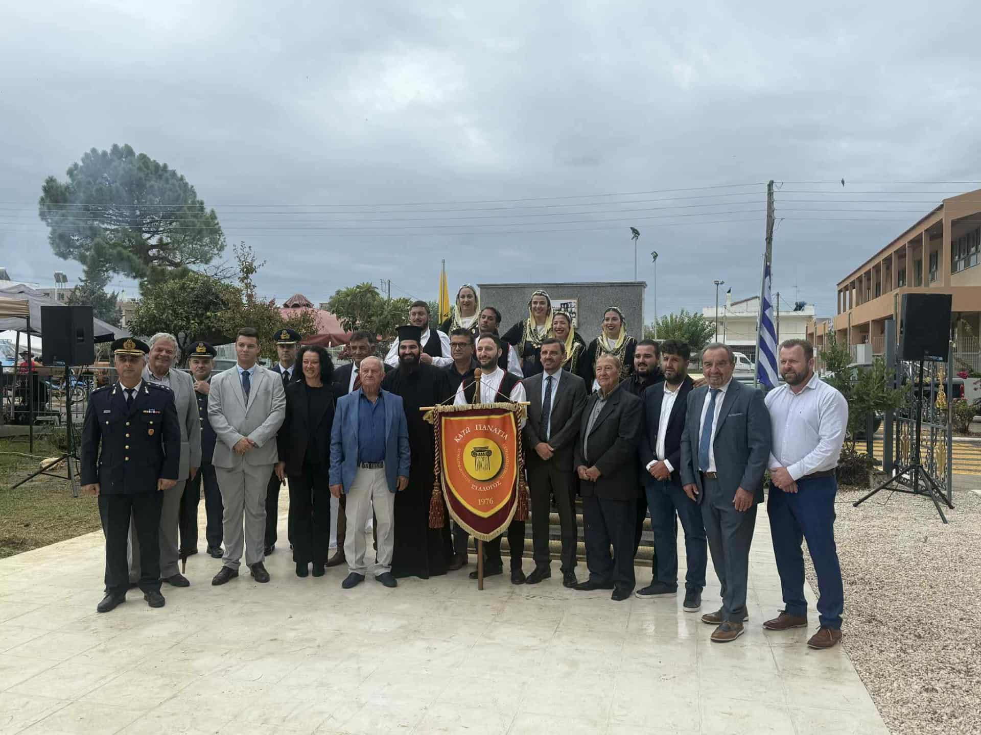 ΔΕΙΤΕ ΦΩΤΟ: Αποκαλυπτήρια του Μνημείου Προσφύγων Μικρασιατικού Ελληνισμού στη Ν. Μανωλάδα